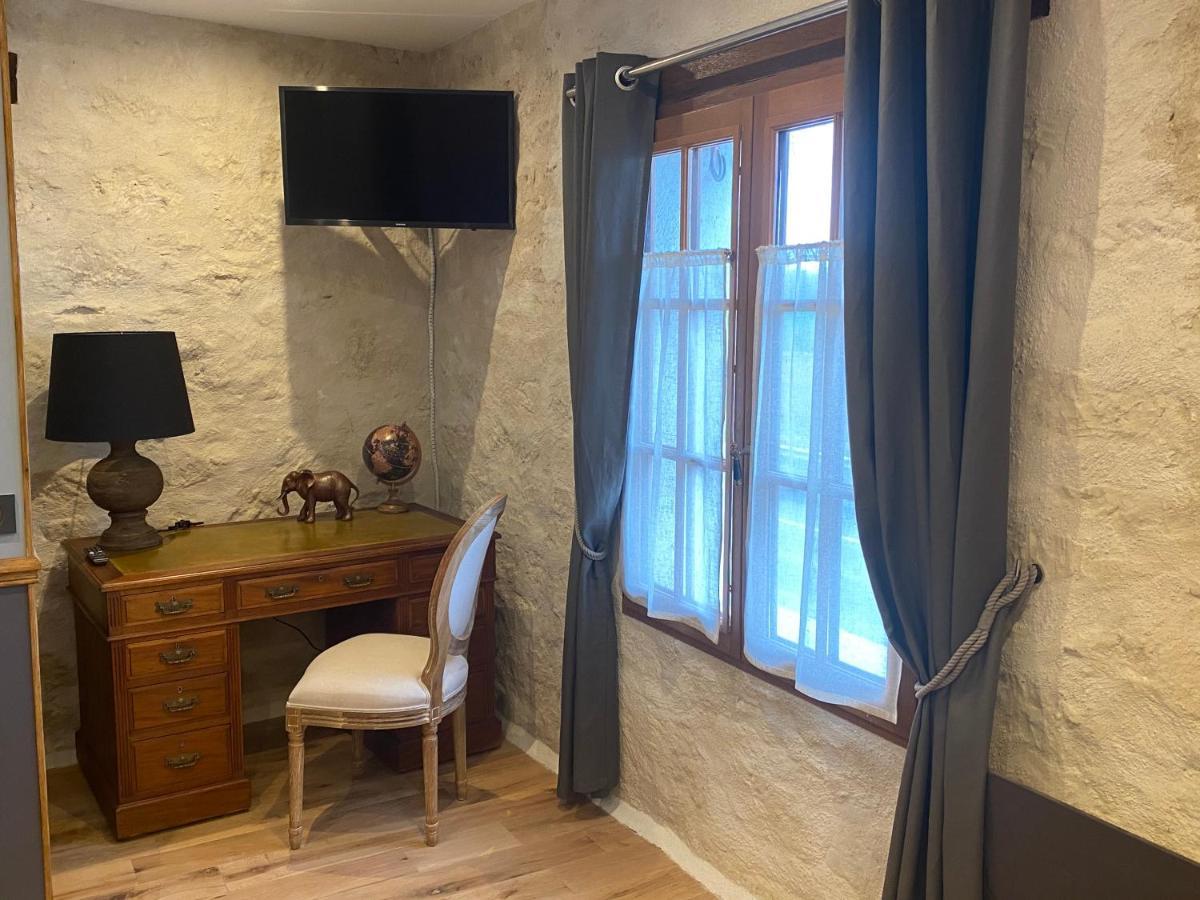 Bed and Breakfast La Maison Du Caillou Pontarme Exterior foto