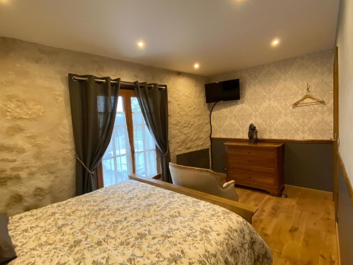 Bed and Breakfast La Maison Du Caillou Pontarme Exterior foto